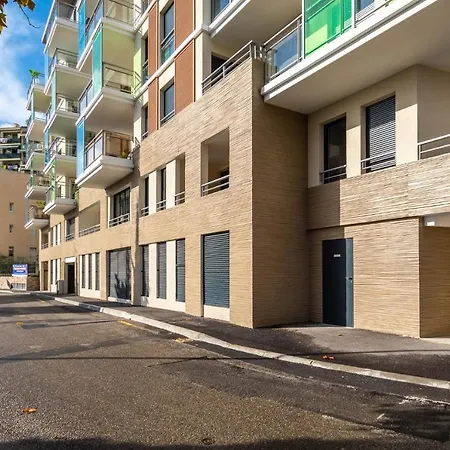 Apartamento Krystal Palace A *